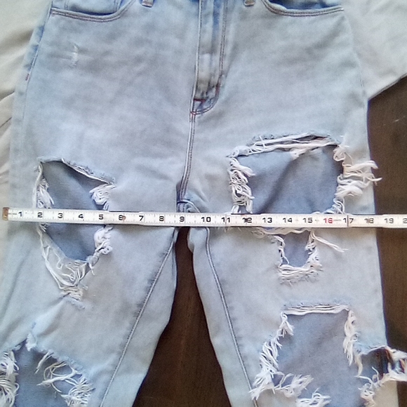 -BDG Urban Outfitters Destroyed High Rise Mom Jeans - Picture 12 of 12